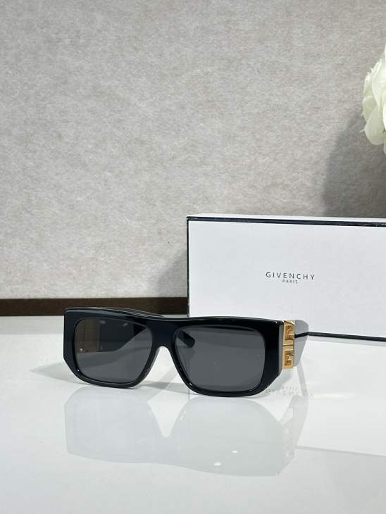 Picture of Givenchy Sunglasses _SKUfw77894638fw